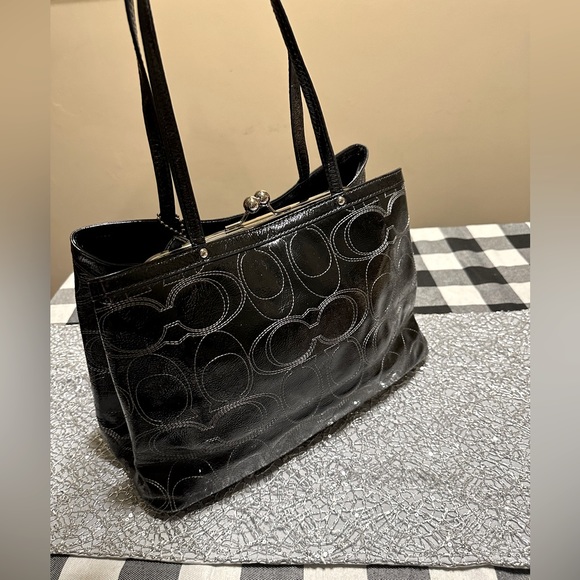 Coach ❤️Kiss Snap Patent Leather Mono Satchel - Picture 11 of 16